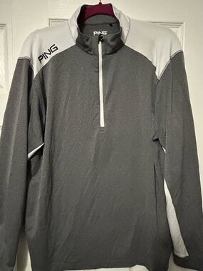 PING Men’s Gray & White Quarter-Zip Sensor Cool Performance Jacket. Large